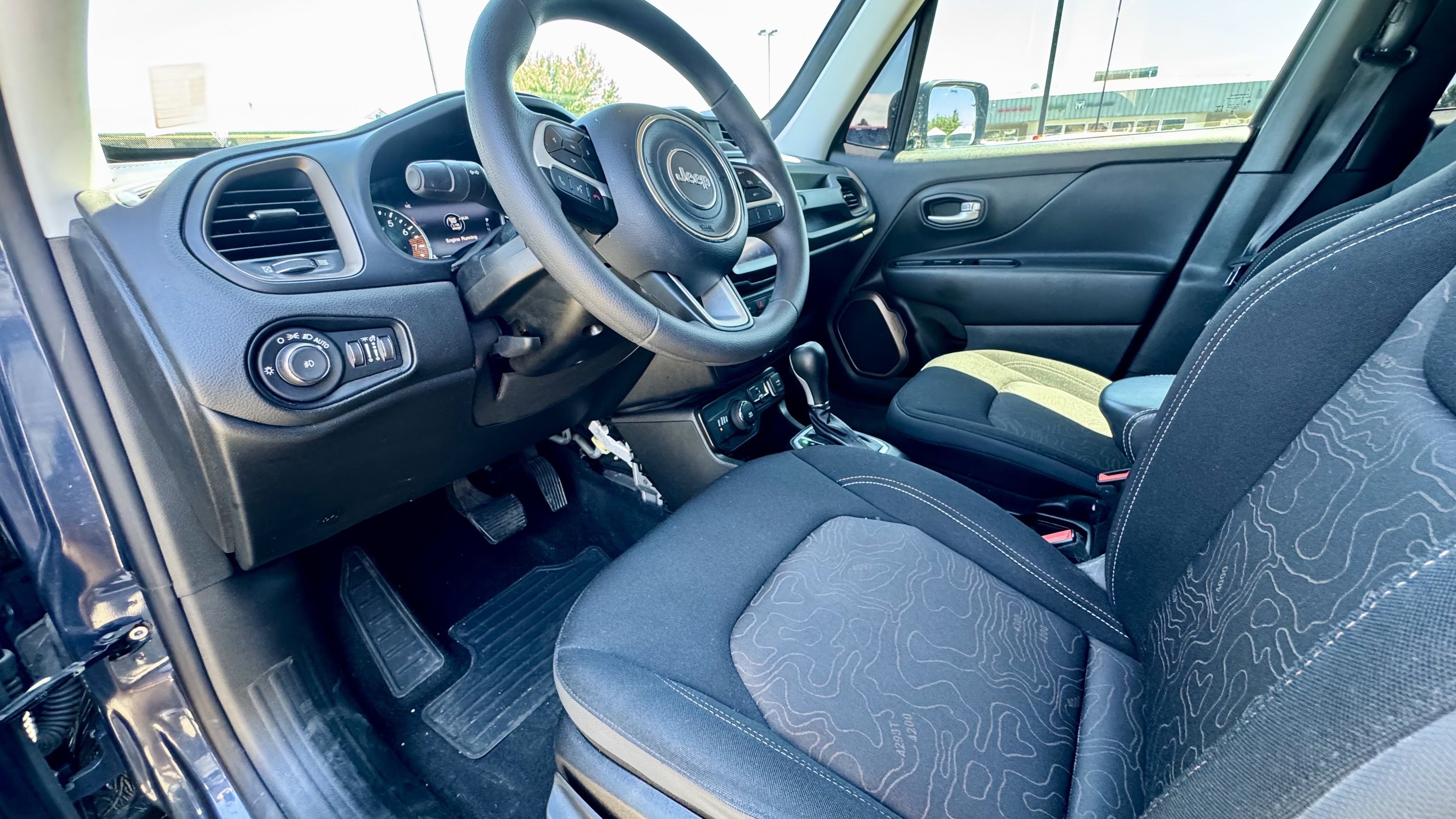 Used 2023 Jeep Renegade Latitude AWD/4WD image 13