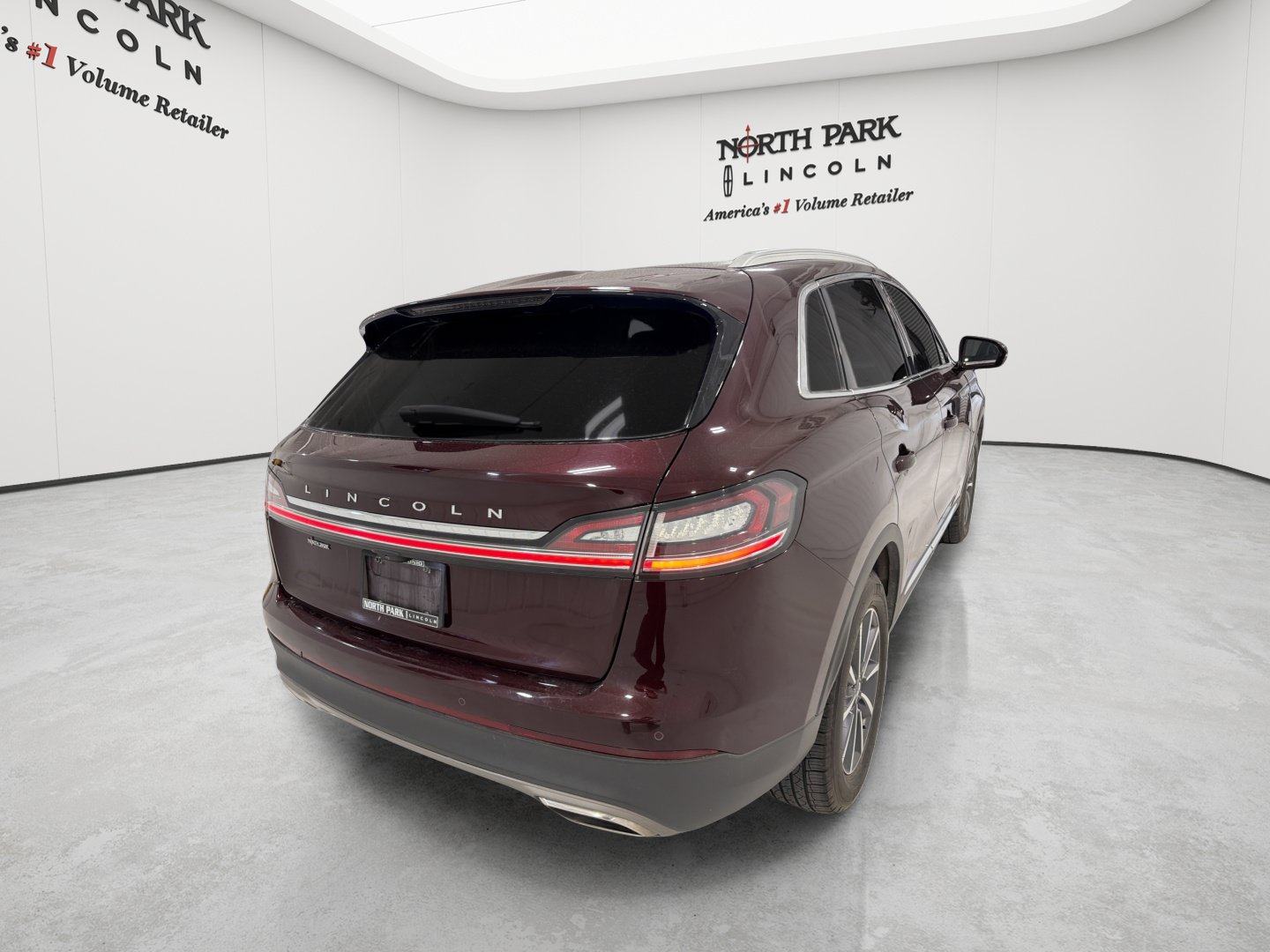 Used 2022 Lincoln Nautilus FWD image 5