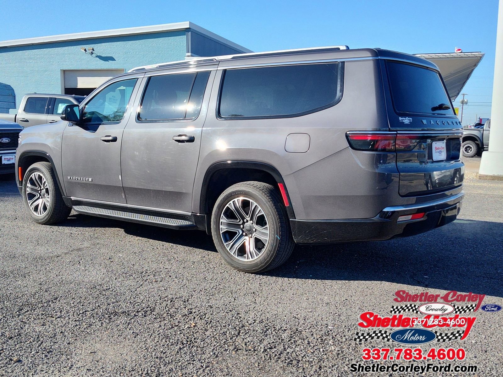 Used 2024 Jeep Wagoneer L Series II w/ Flexible Seating Group image 4