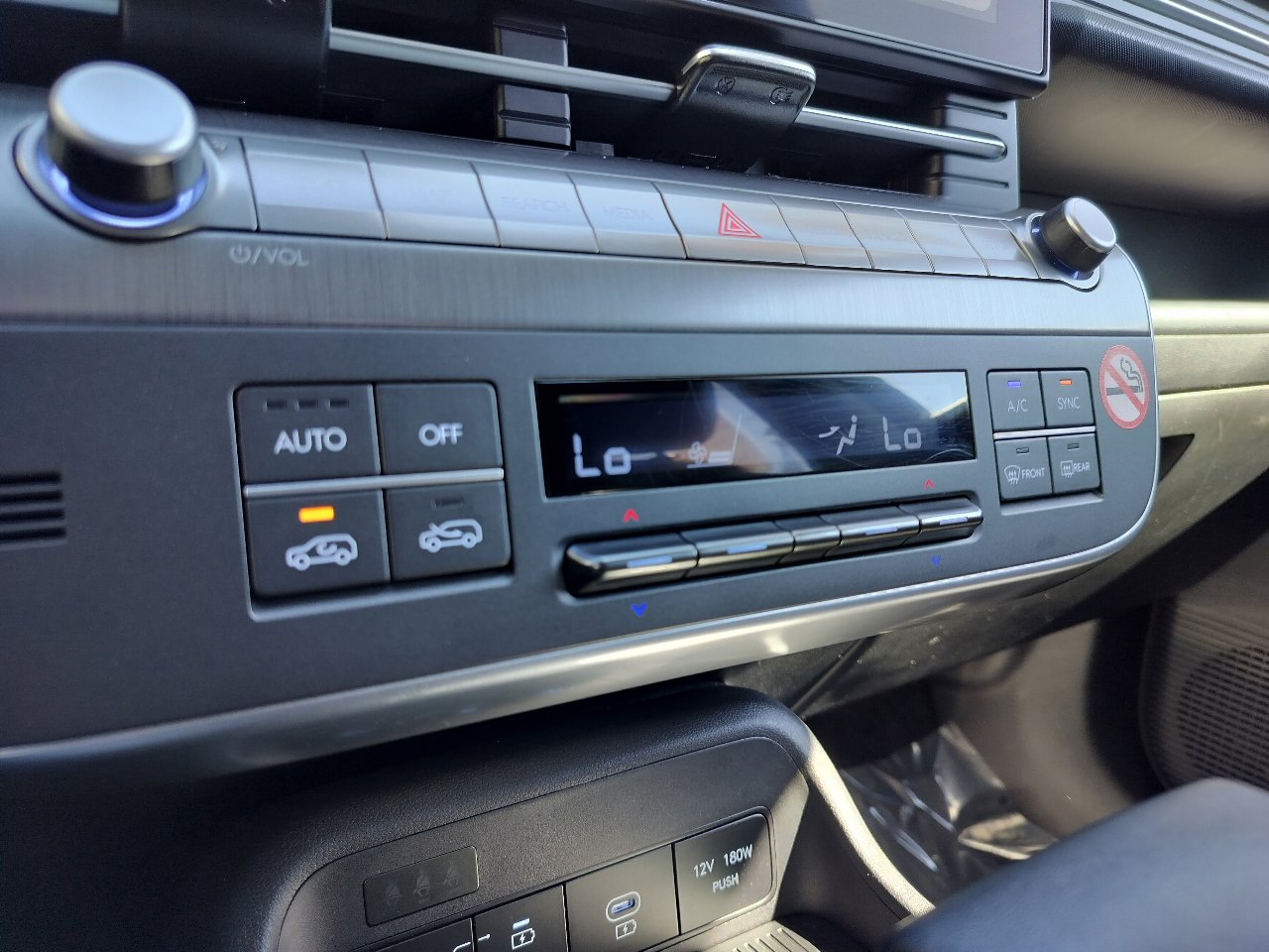 Used 2025 Hyundai Kona SEL image 21