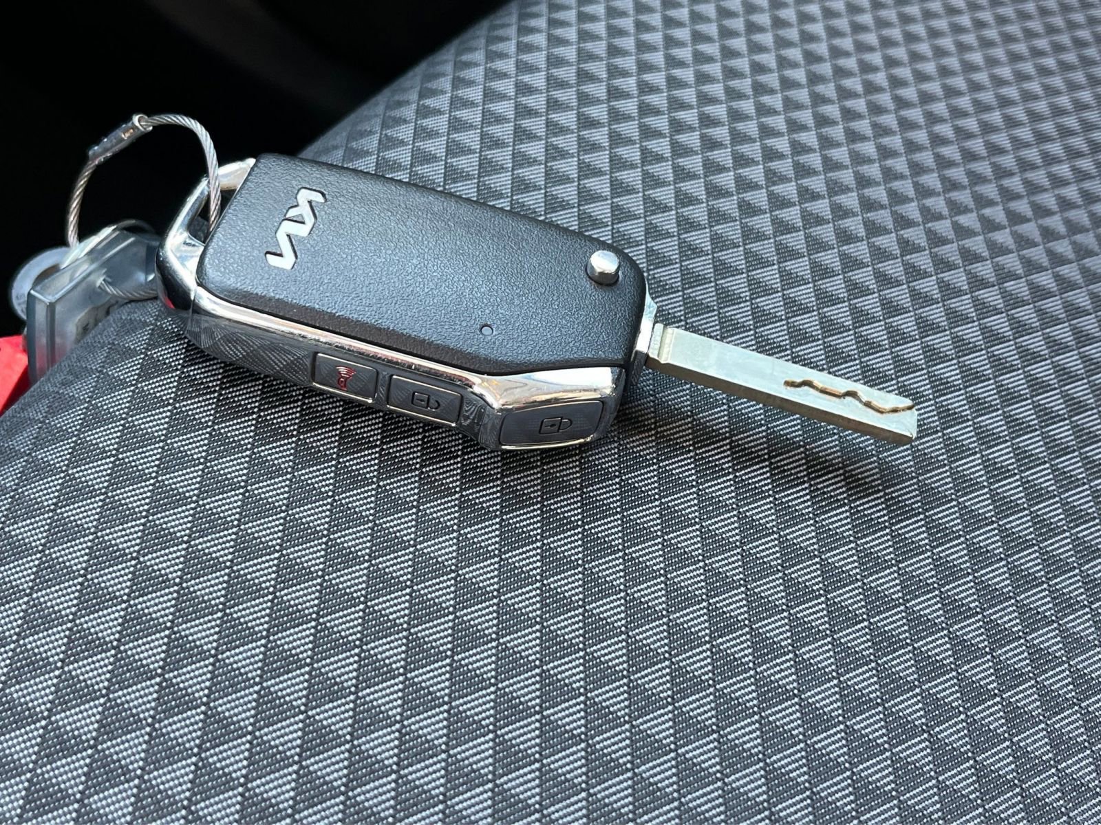 Used 2025 Kia Soul LX w/ LX Technology Package FWD image 21