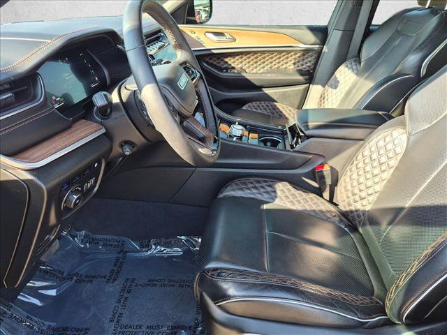 Used 2022 Jeep Grand Cherokee Summit AWD/4WD image 11