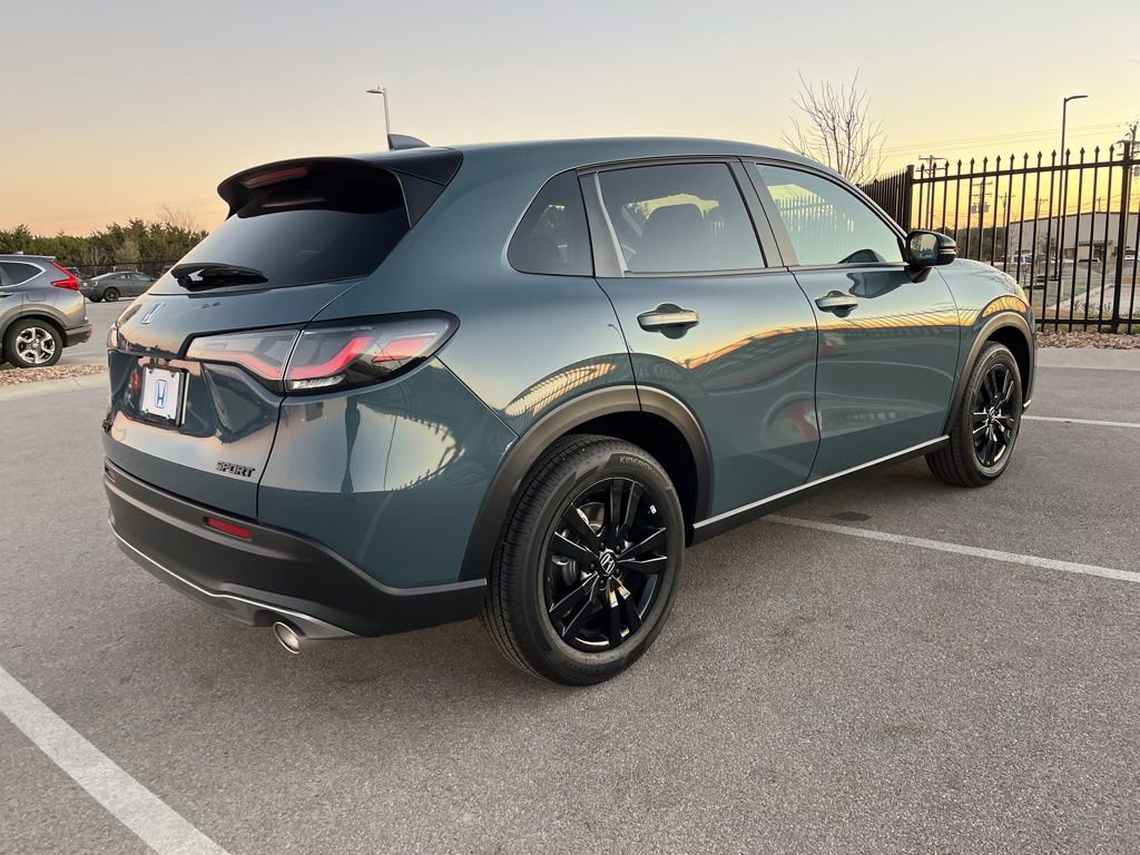 Used 2026 Honda HR-V Sport image 4