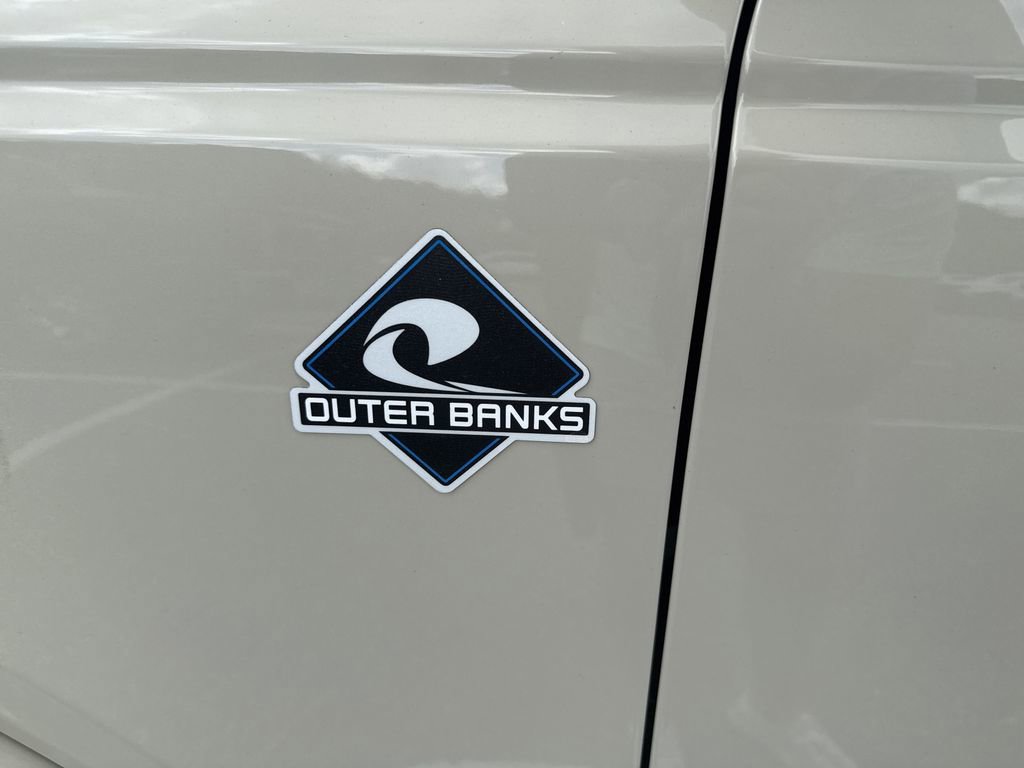 Used 2025 Ford Bronco Outer Banks image 10