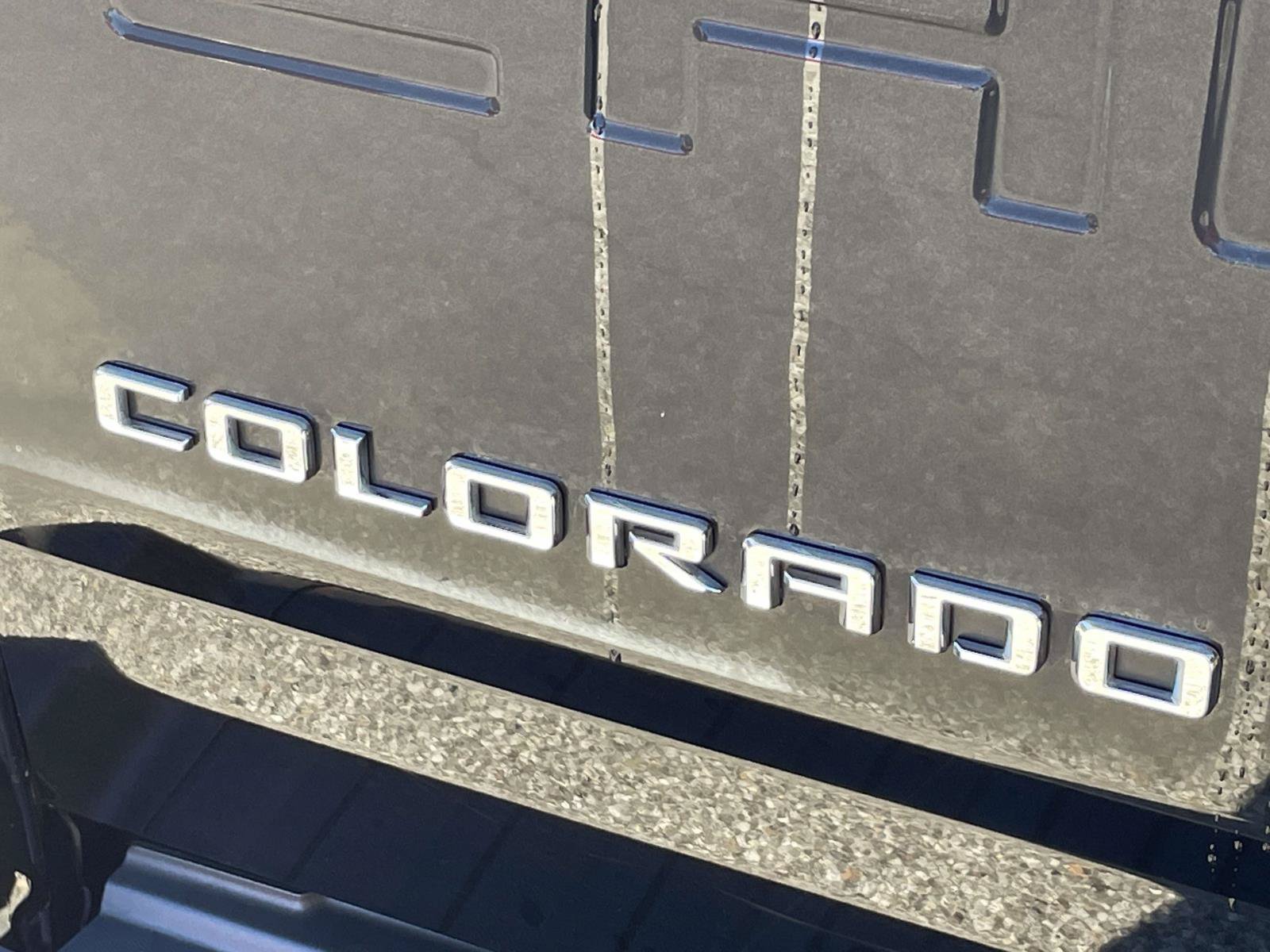 Certified 2022 Chevrolet Colorado Z71 w/ Z71 Midnight Edition AWD/4WD image 12