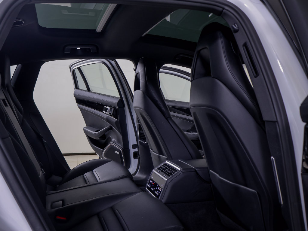Certified 2023 Porsche Panamera 4S AWD/4WD image 8