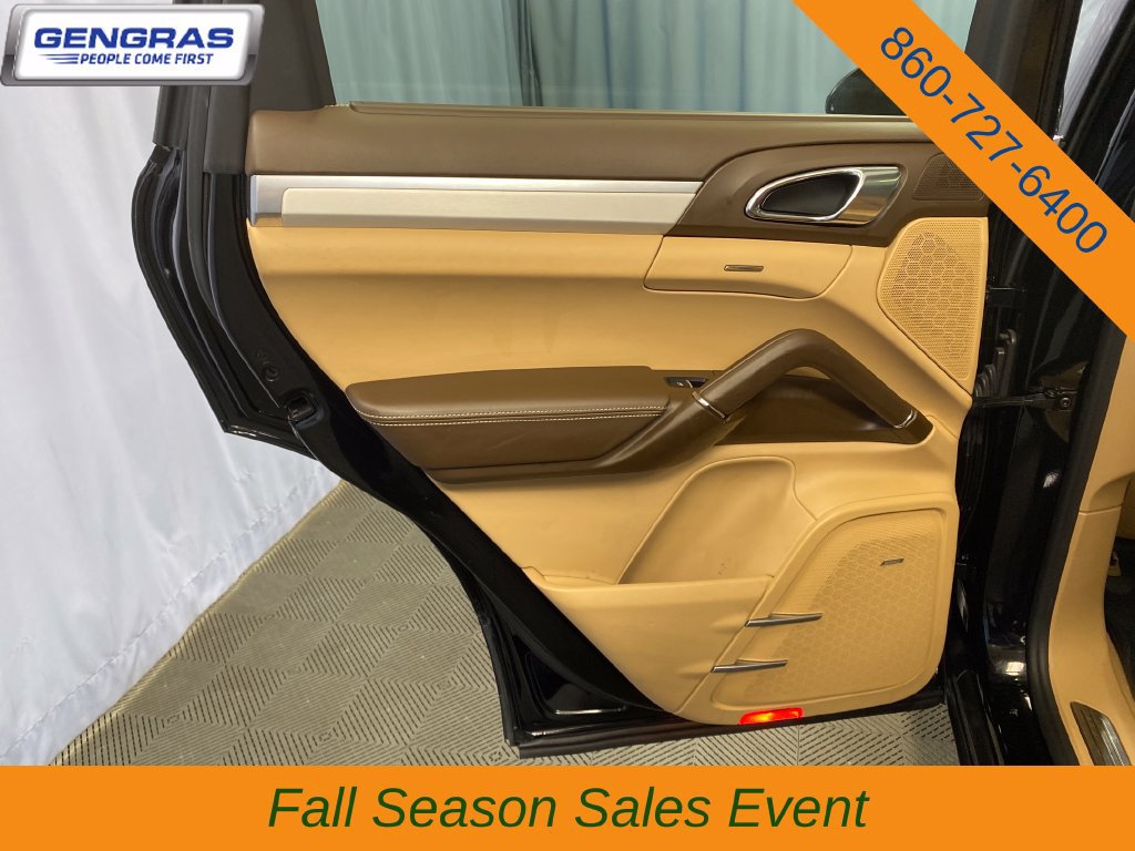 Used 2015 Porsche Cayenne Turbo AWD/4WD image 24