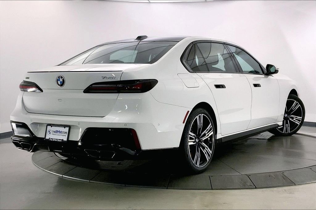 Certified 2023 BMW 760i xDrive AWD/4WD image 12