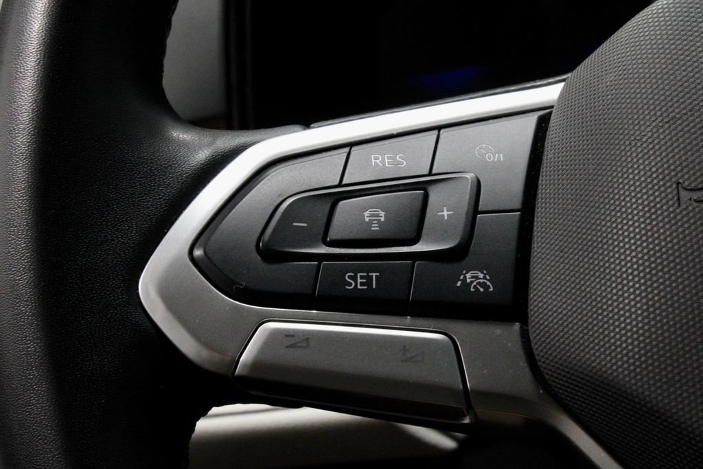Used 2025 Volkswagen Taos S AWD/4WD image 27