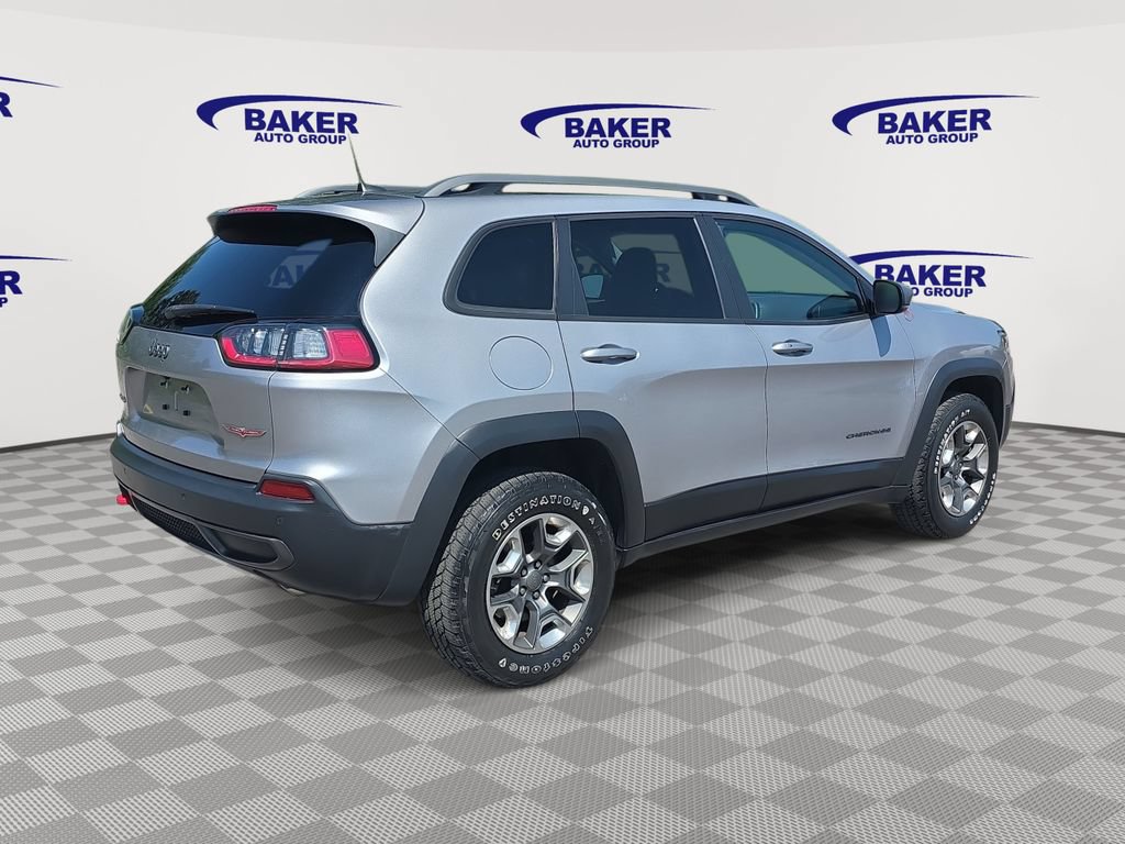 Used 2019 Jeep Cherokee Trailhawk AWD/4WD image 3