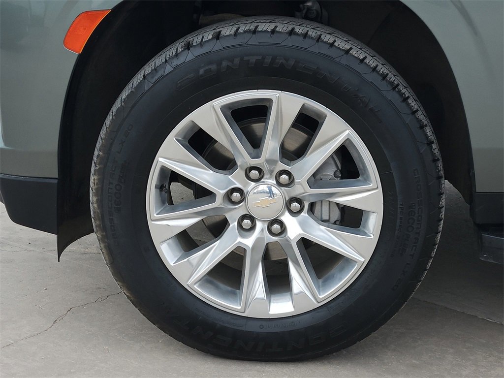 Used 2023 Chevrolet Suburban Premier image 9