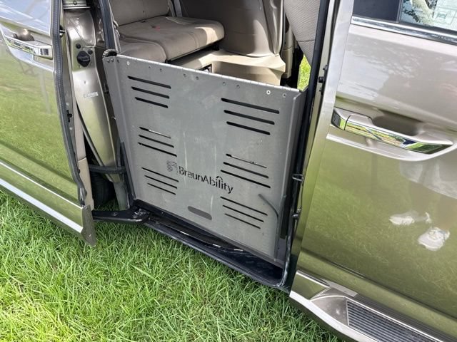 Used 2011 Honda Odyssey EX image 30