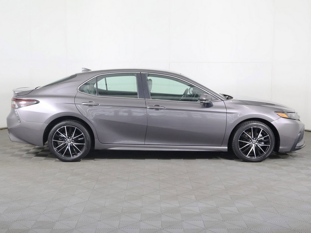 Used 2023 Toyota Camry SE image 15
