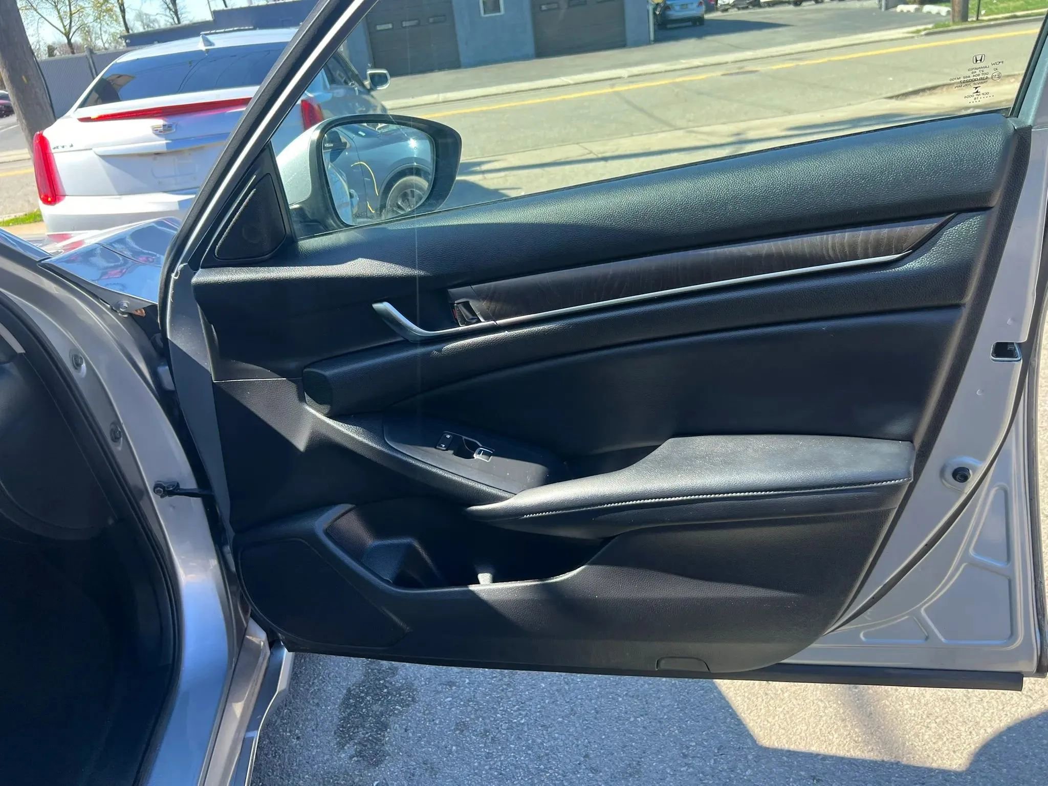 Used 2018 Honda Accord EX image 31