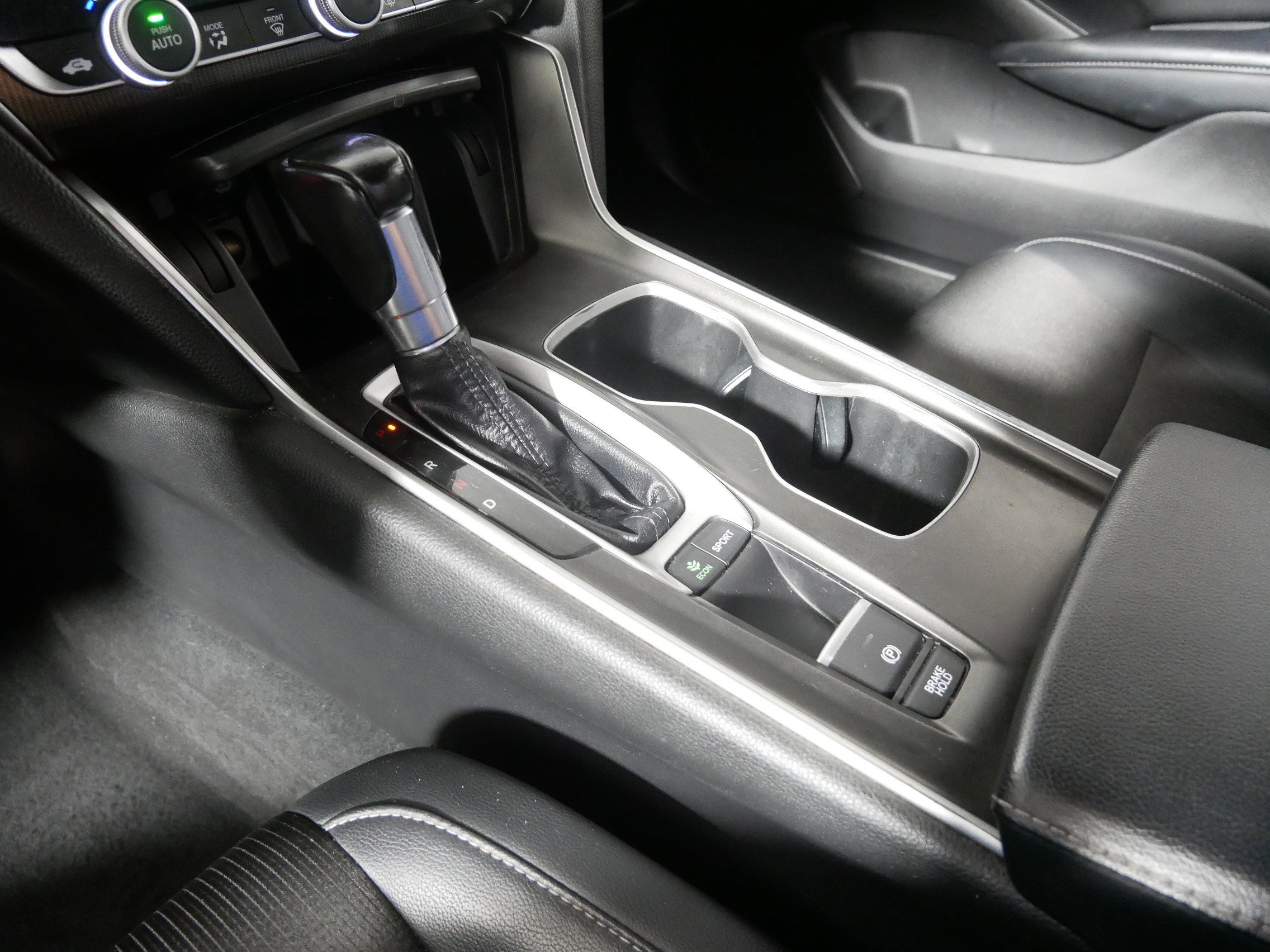 Used 2018 Honda Accord Sport image 24