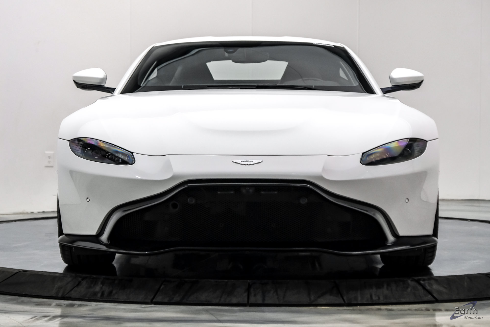 Used 2022 Aston Martin V8 Vantage Coupe RWD image 35