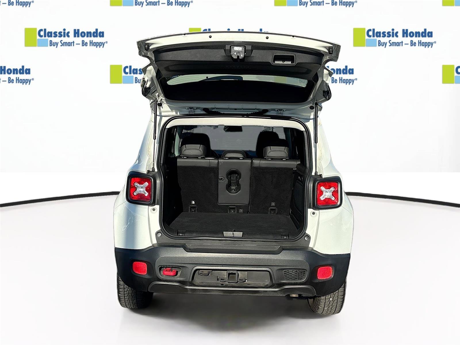 Used 2018 Jeep Renegade Trailhawk image 31