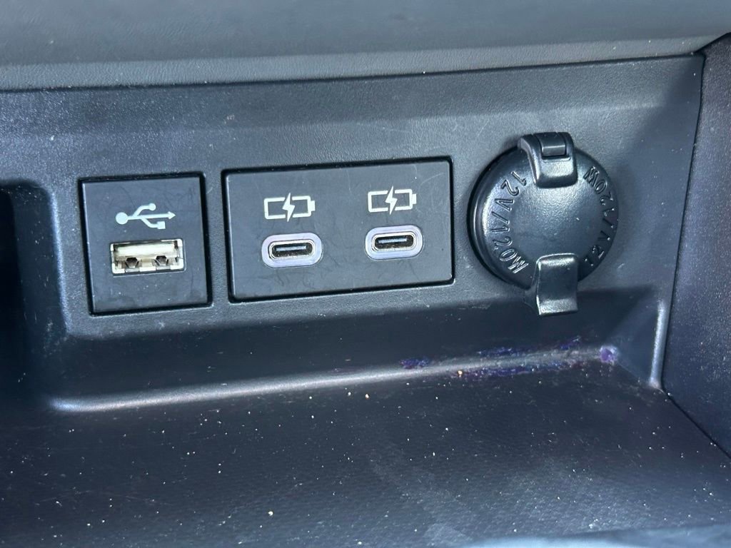 Used 2023 Toyota Highlander XLE FWD image 33