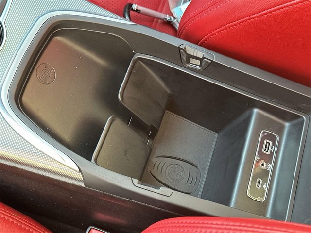 Used 2022 Alfa Romeo Giulia Veloce image 40