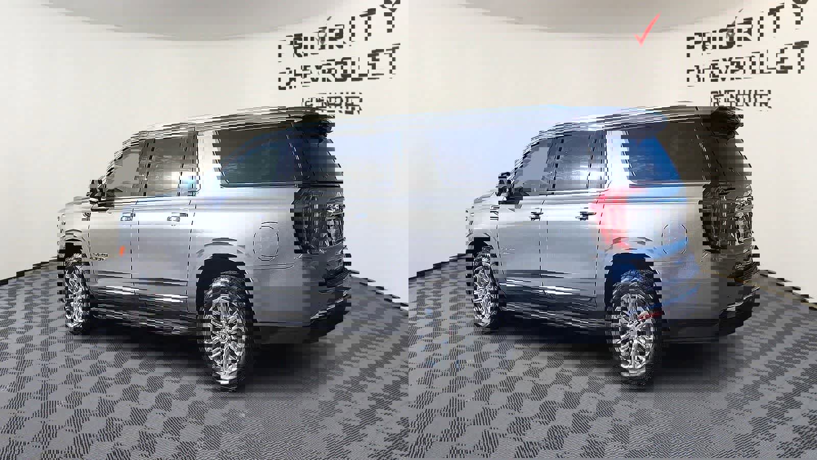 Used 2022 GMC Yukon XL SLT w/ SLT Luxury Package image 6