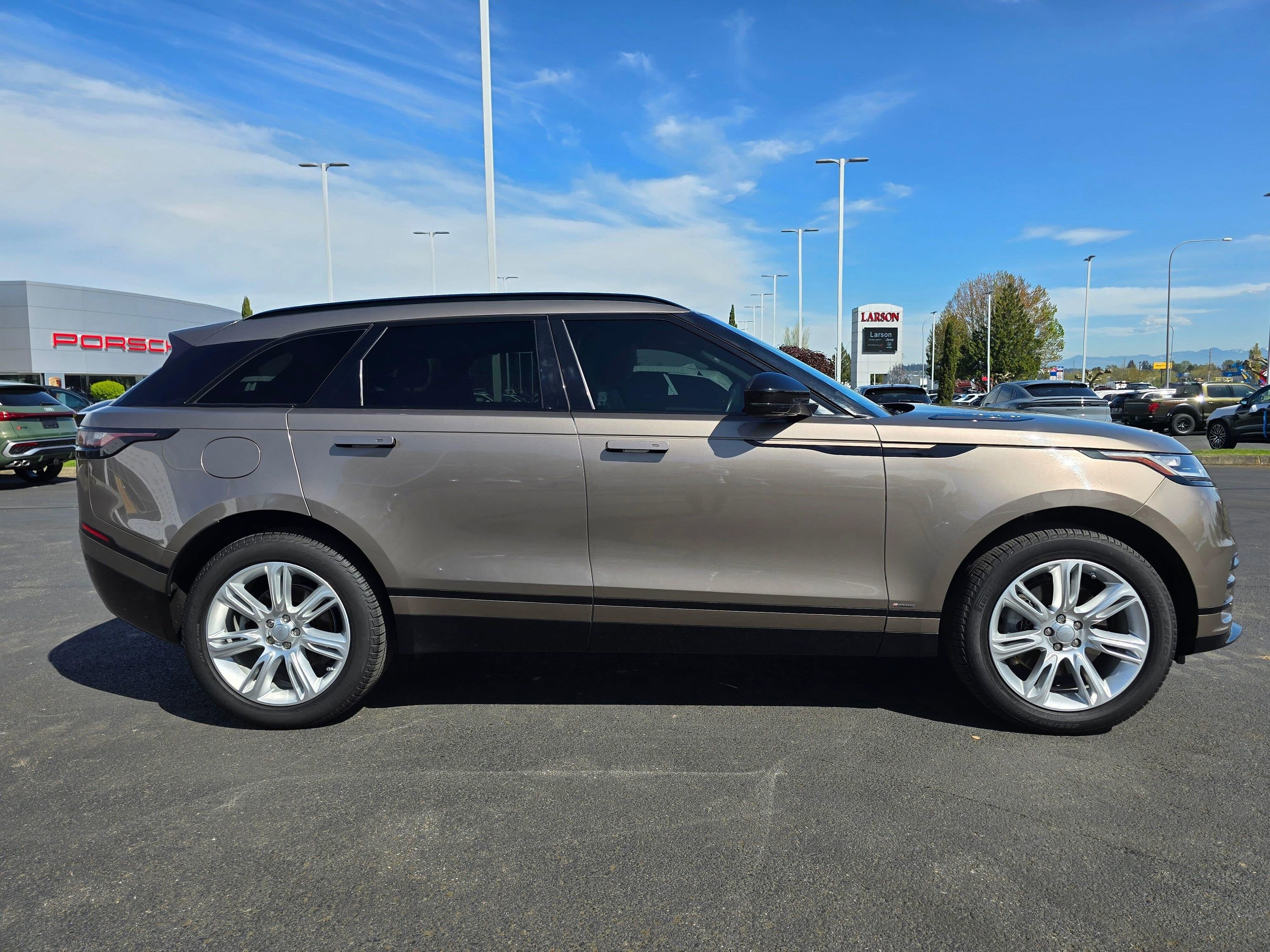 Used 2020 Land Rover Range Rover Velar R-Dynamic S AWD/4WD image 6