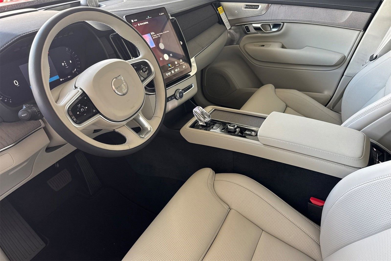 New 2026 Volvo XC90 B6 Ultra w/ Lounge Package image 11