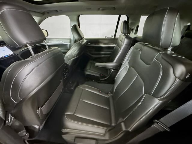 Used 2023 Jeep Grand Cherokee L Limited w/ Trailer Tow Group (B) image 24