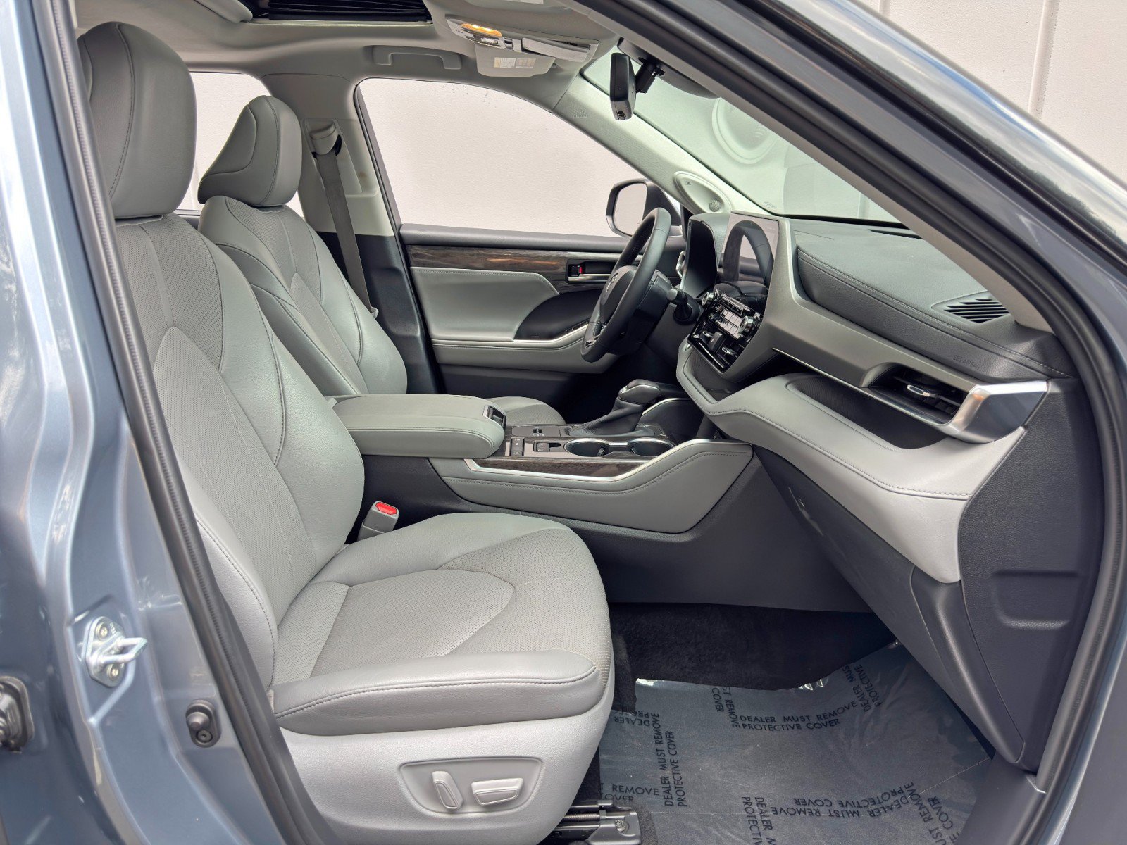Used 2020 Toyota Highlander Limited FWD image 15
