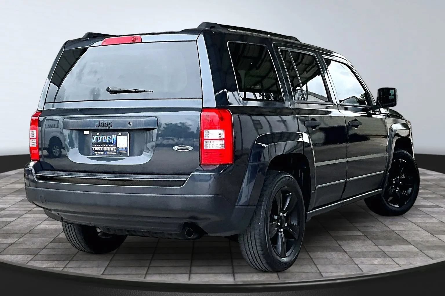 Used 2014 Jeep Patriot Sport w/ Southwest Package FWD image 6