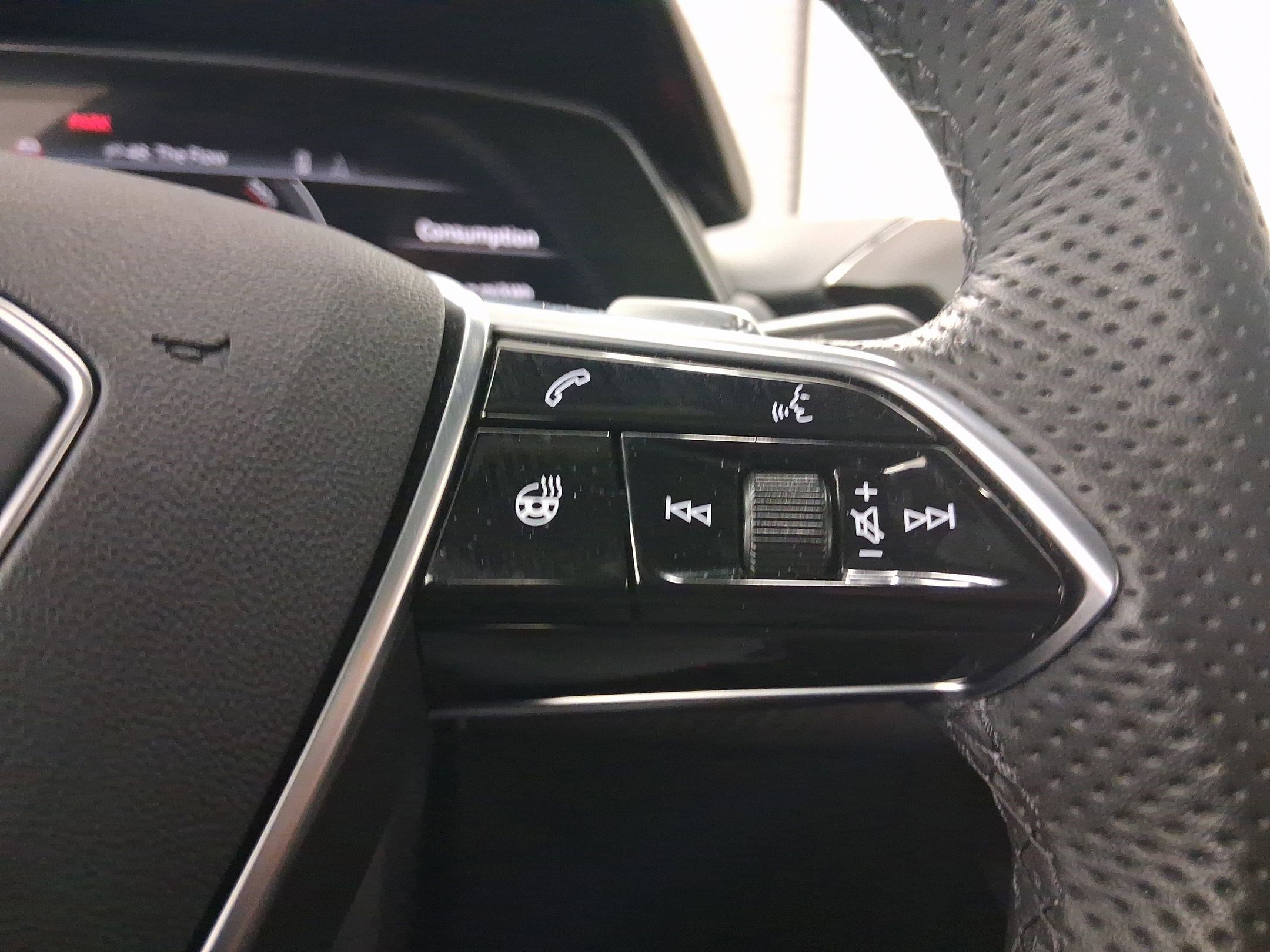 Used 2023 Audi RS e-tron GT w/ Carbon Performance Package image 21