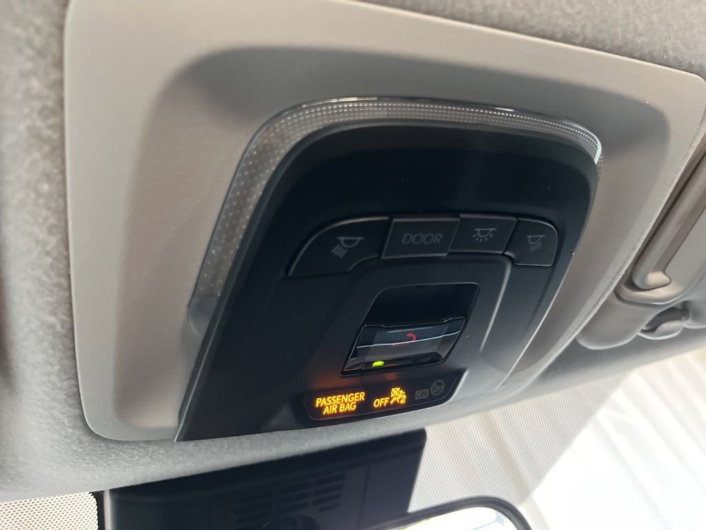 Used 2025 Toyota Corolla LE FWD image 17