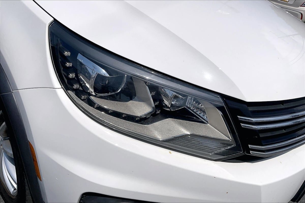 Used 2013 Volkswagen Tiguan SE FWD image 29