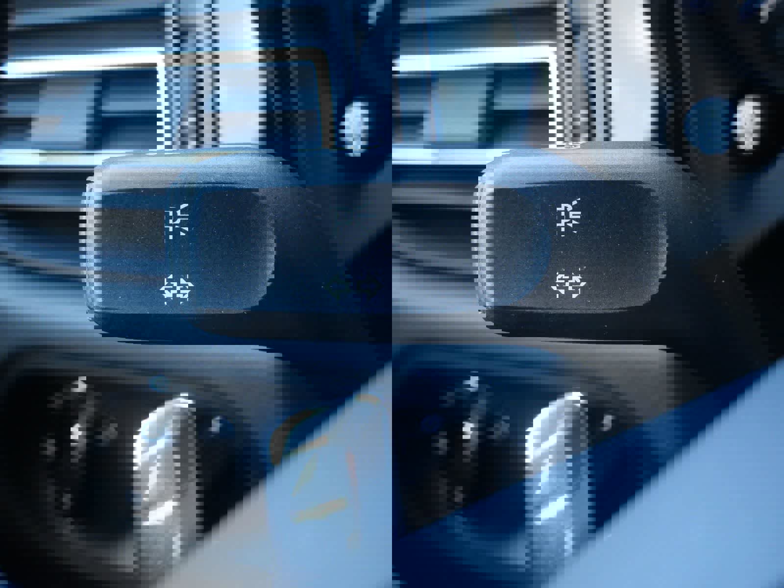 Certified 2023 Porsche Macan image 23