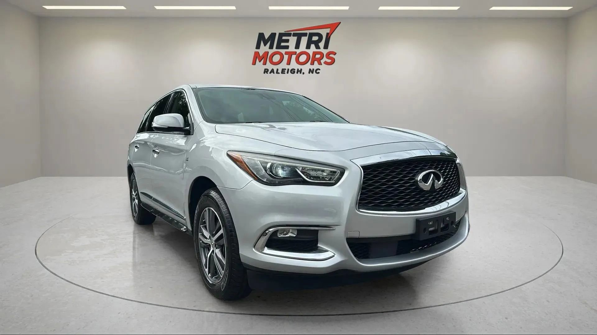 Used 2019 INFINITI QX60 Pure image 3