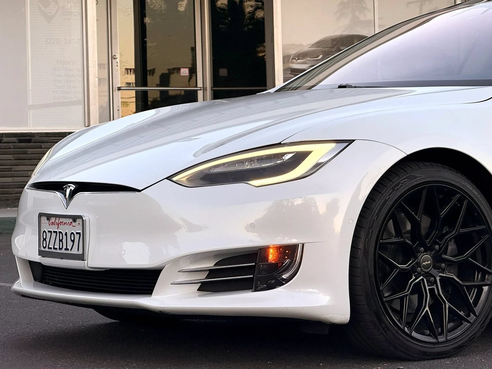 Used 2018 Tesla Model S 100D AWD/4WD image 4