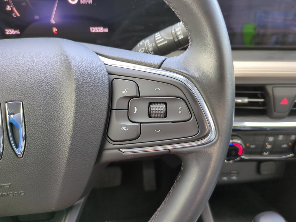 Used 2025 Buick Encore GX Sport Touring FWD image 18