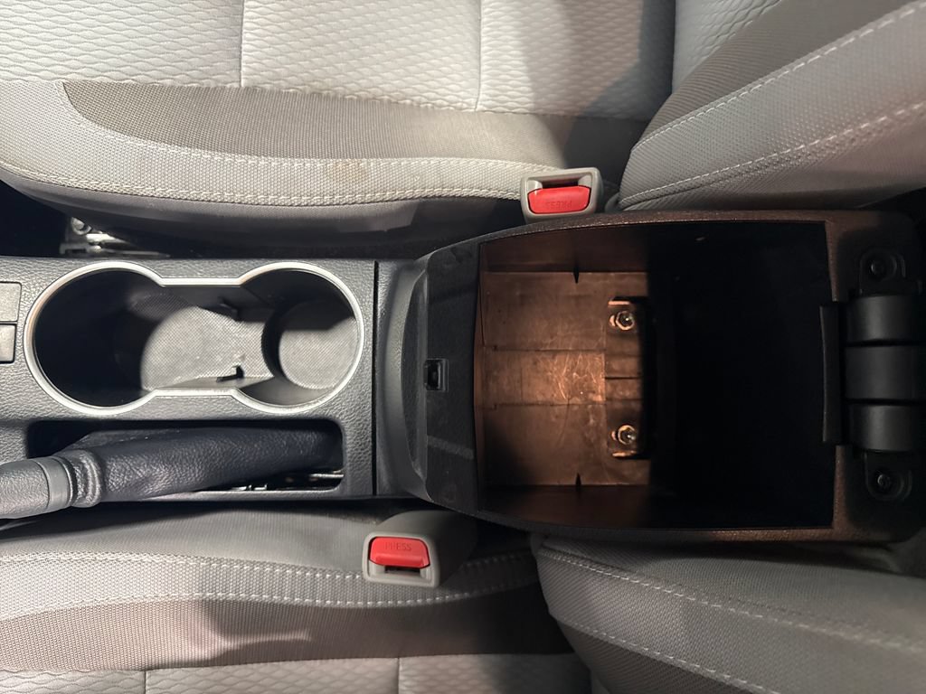 Used 2018 Toyota Corolla LE FWD image 19
