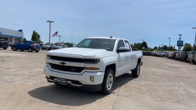Used 2017 Chevrolet Silverado 1500 LT w/ All Star Edition AWD/4WD image 4