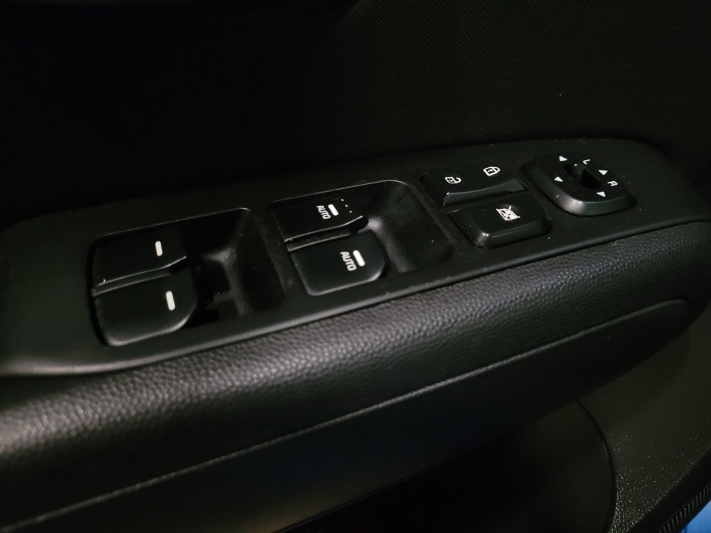 Used 2016 Kia Soul + w/ Designer's Package FWD image 27