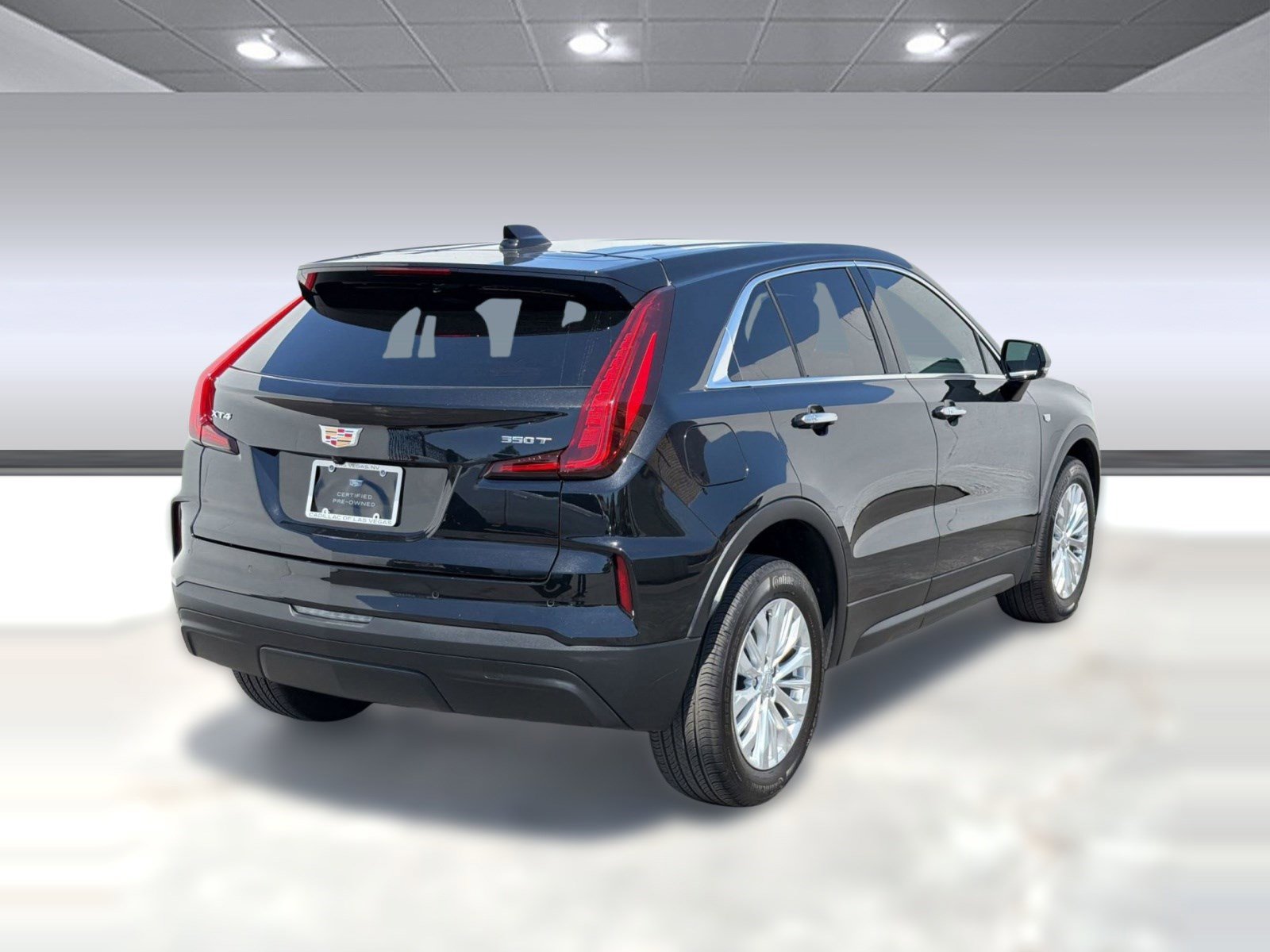 Certified 2024 Cadillac XT4 Luxury FWD image 8