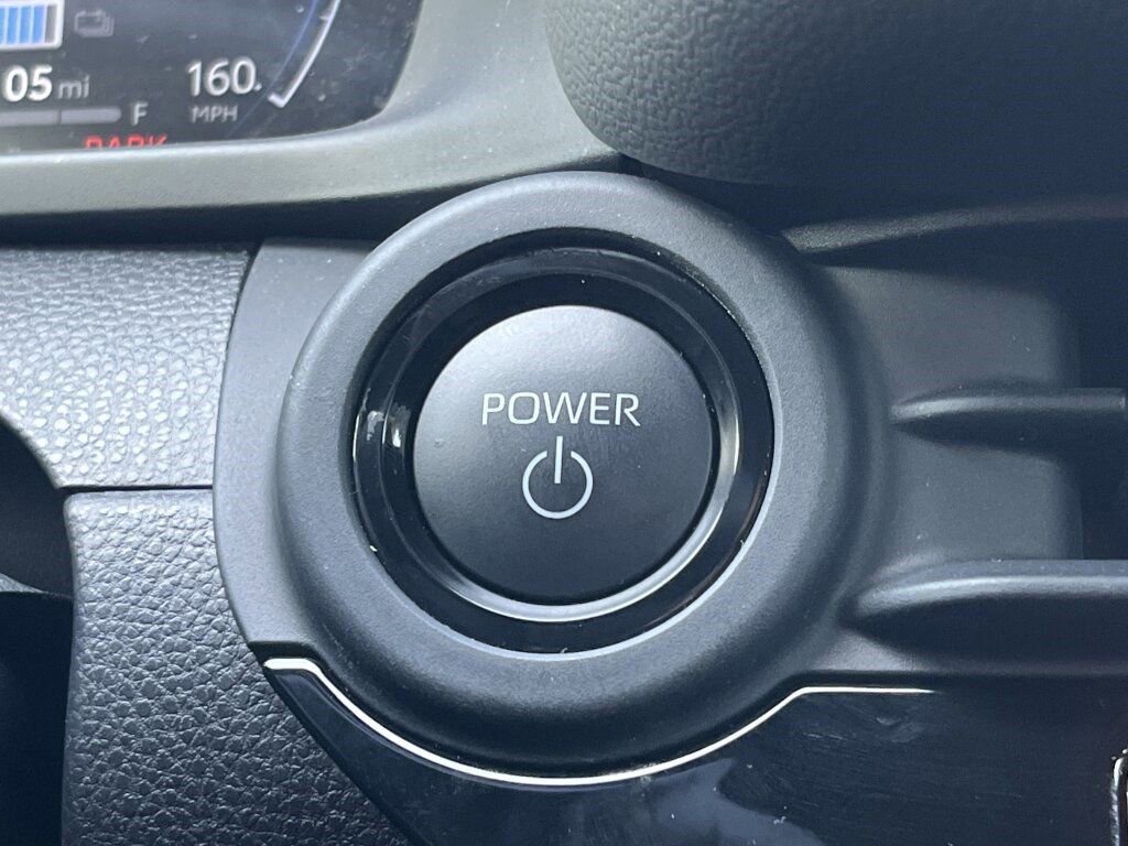 Used 2025 Toyota Crown Signia Limited image 9