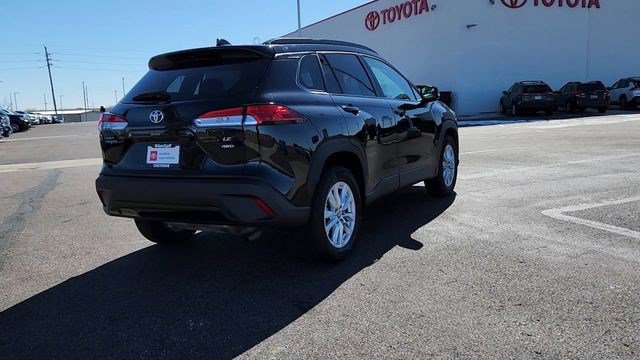 Certified 2023 Toyota Corolla Cross LE image 3