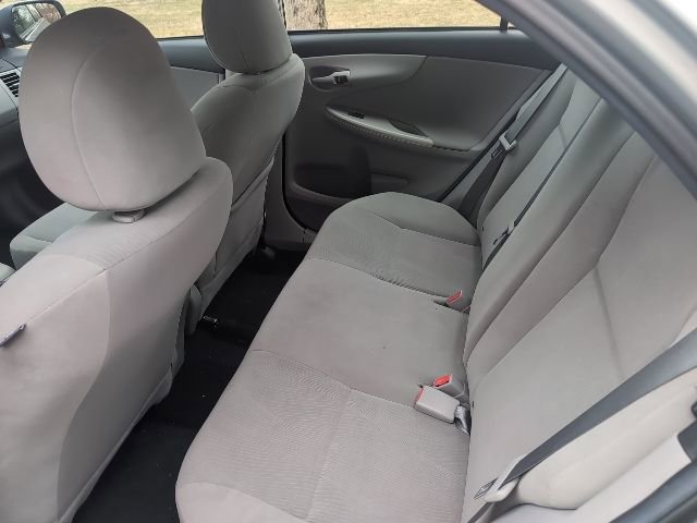 Used 2013 Toyota Corolla LE FWD image 5