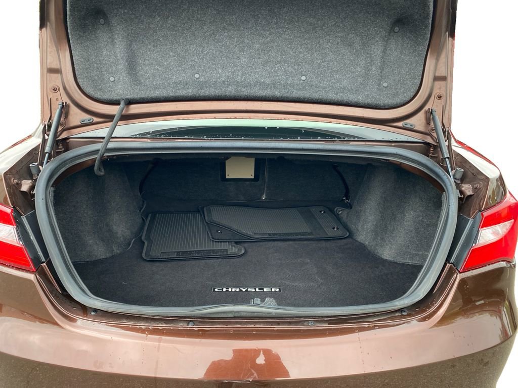 Used 2012 Chrysler 200 Touring FWD image 19