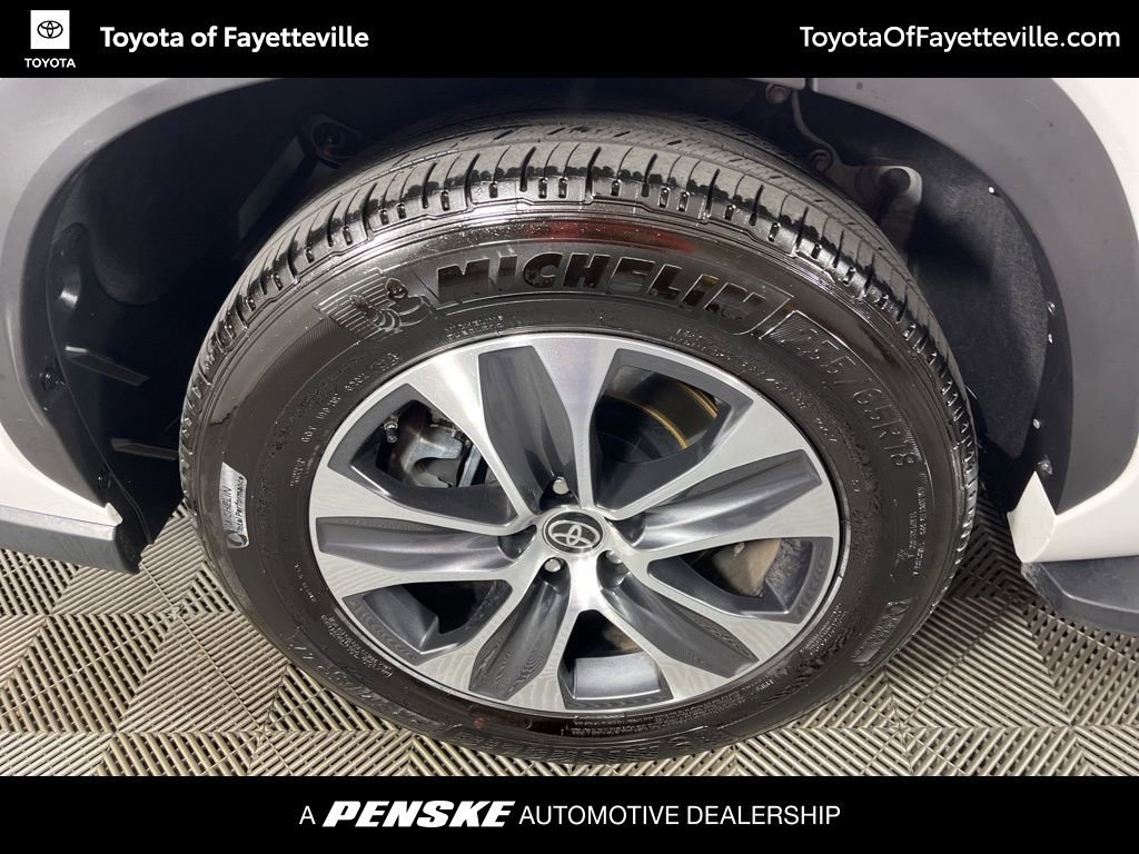 Certified 2025 Toyota Highlander XLE image 15