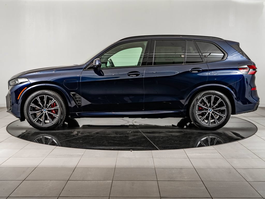 New 2026 BMW X5 xDrive50e w/ M Sport Package AWD/4WD image 5