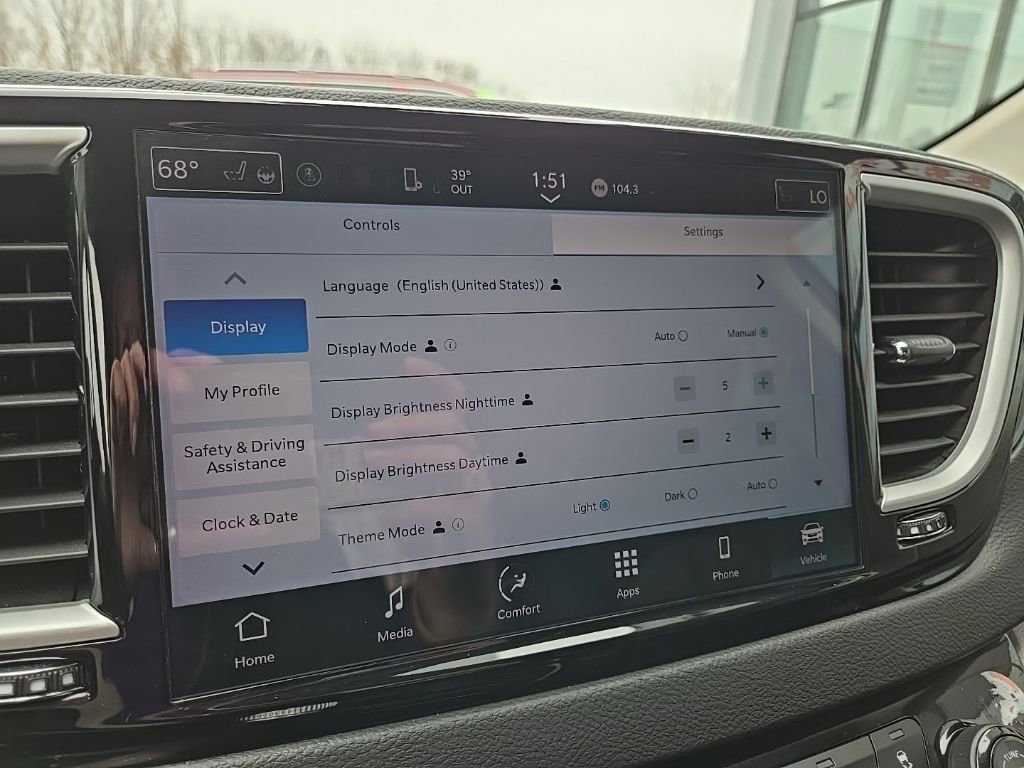 Used 2024 Chrysler Pacifica Touring-L image 53