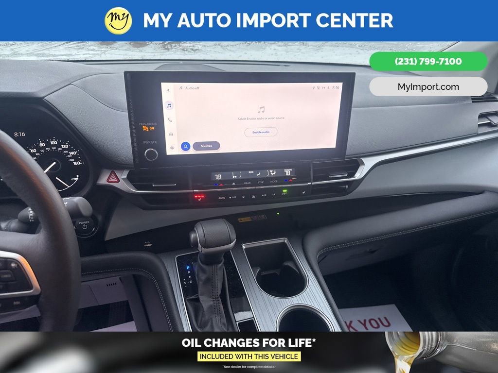 Used 2025 Toyota Sienna XLE image 10