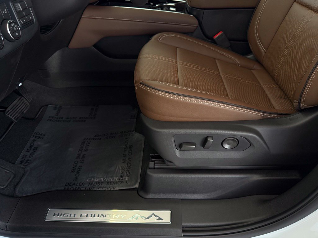 New 2026 Chevrolet Tahoe High Country AWD/4WD image 13