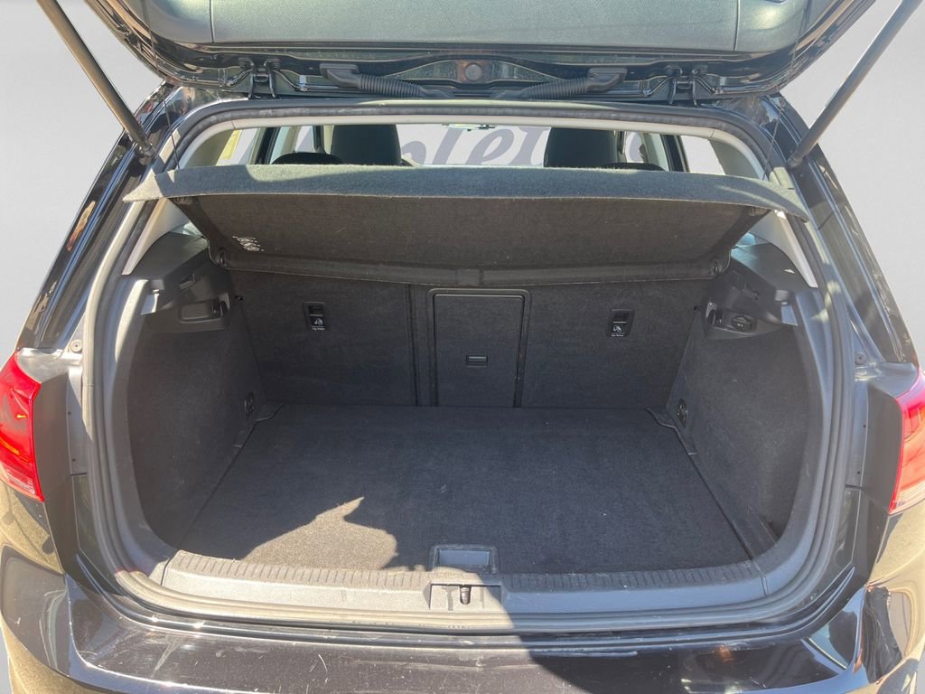 Used 2016 Volkswagen e-Golf SE w/ DC Fast Charging Package FWD image 30